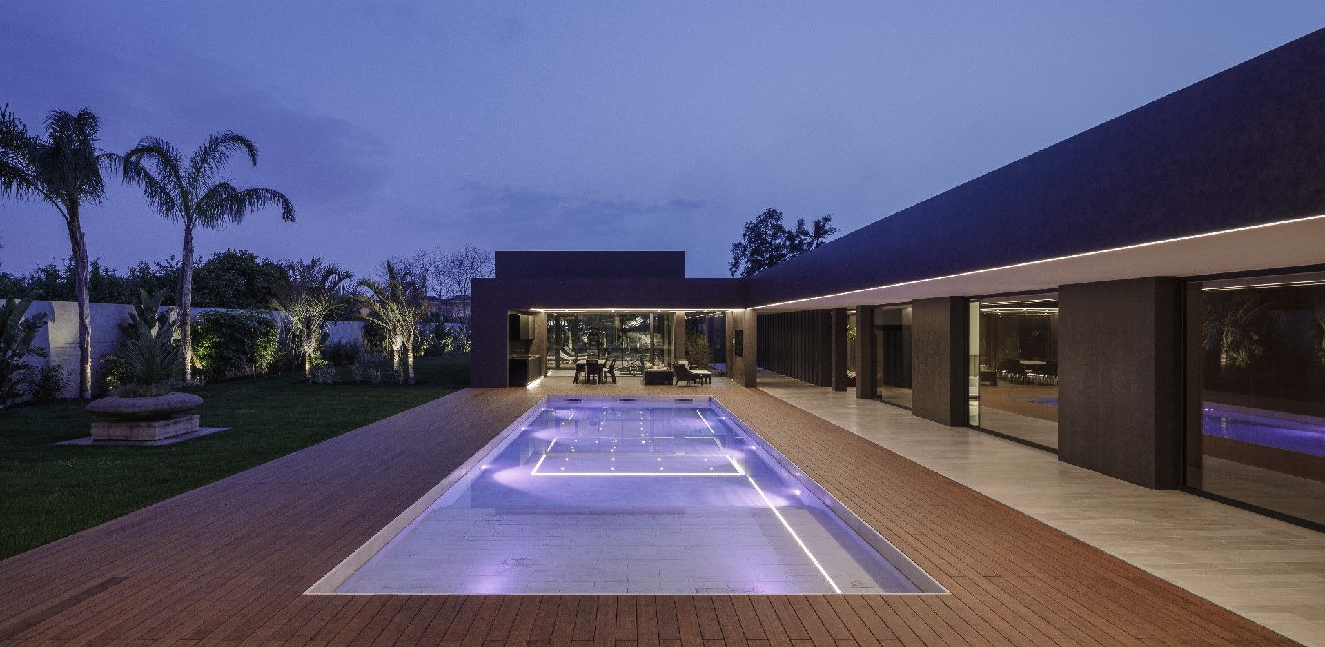 Casa de La Libertad proyecto by Living Kits piscina exterior noche