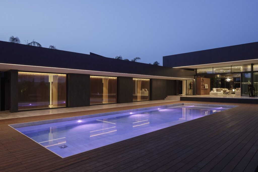 Casa de la Libertad exterior piscina casa ecoeficiente en Dos Hermanas Sevilla