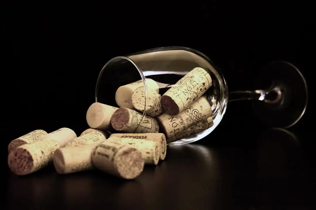 Tematiza tu bodega en casa con elementos relacionados del mundo del vino